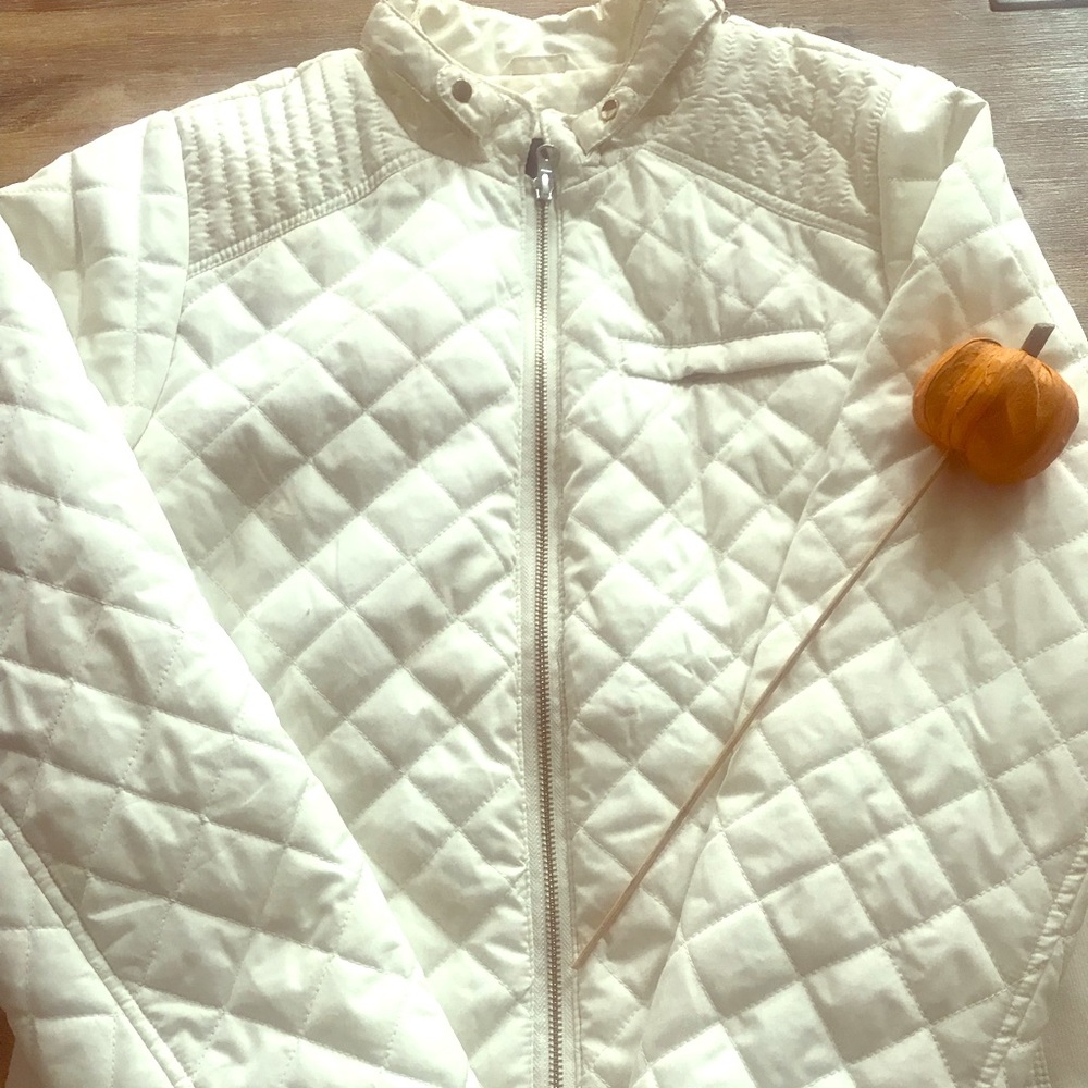 White quilted jacket 🧥